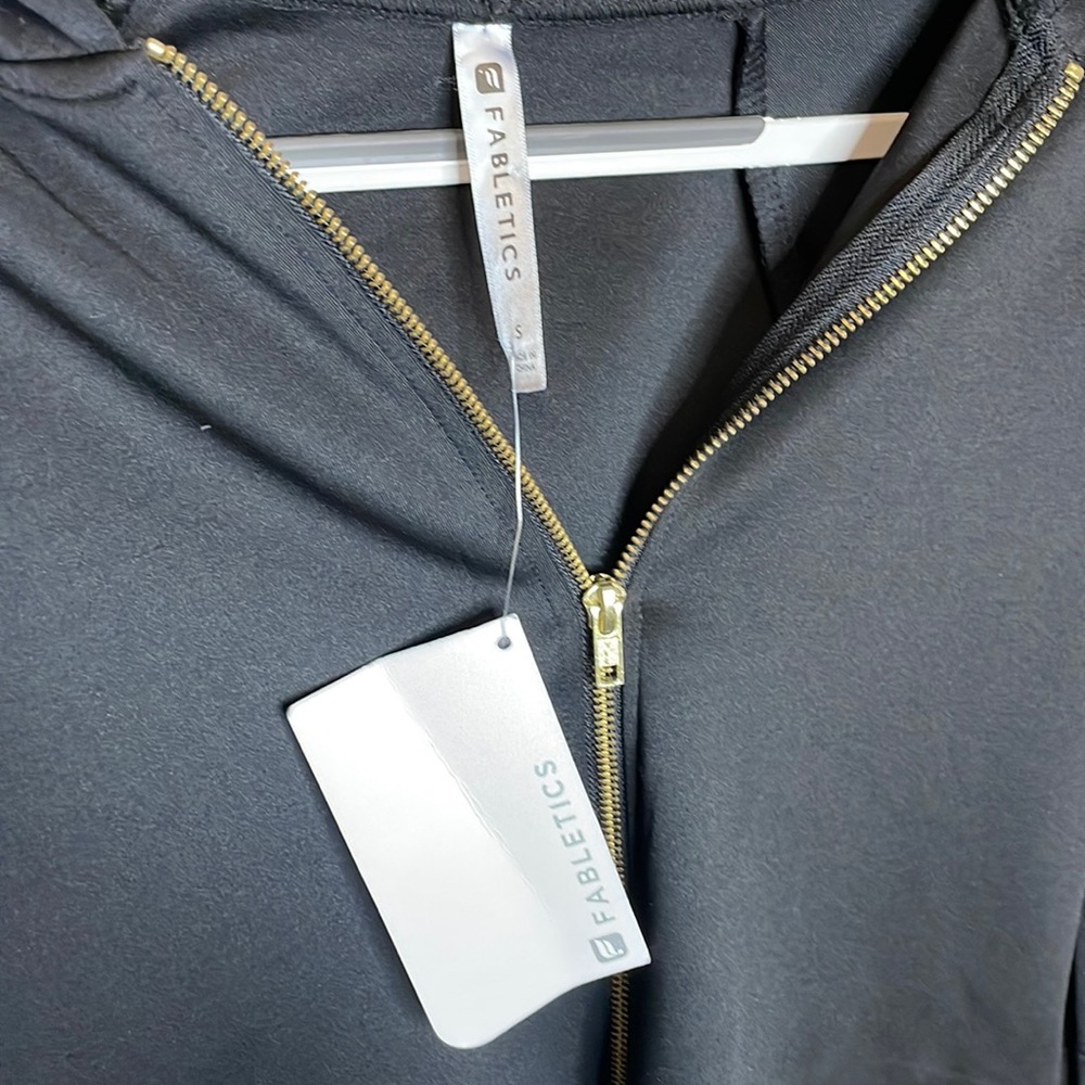 NWT Fabletics Livia Jacket - Picture 2 of 4